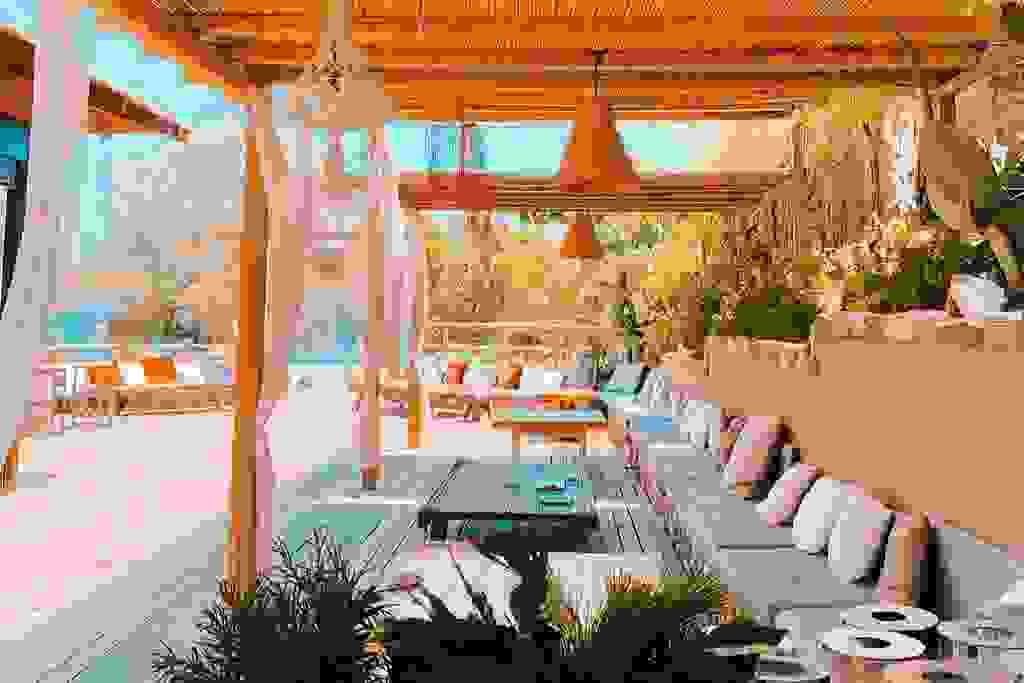 Mosa Beach Bar & Restaurant Beach Club